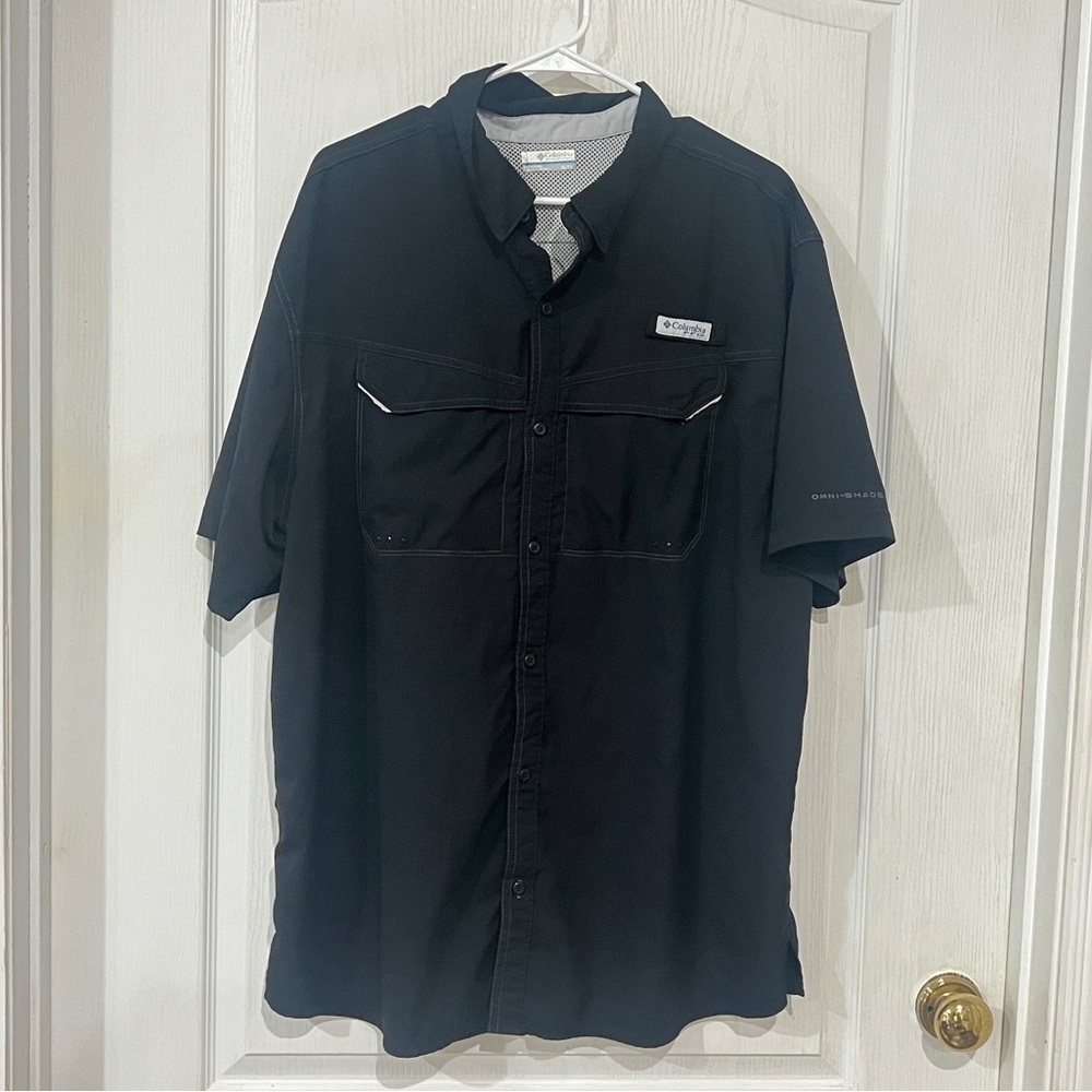 Columbia Men's Black Casual Button Down Shirt